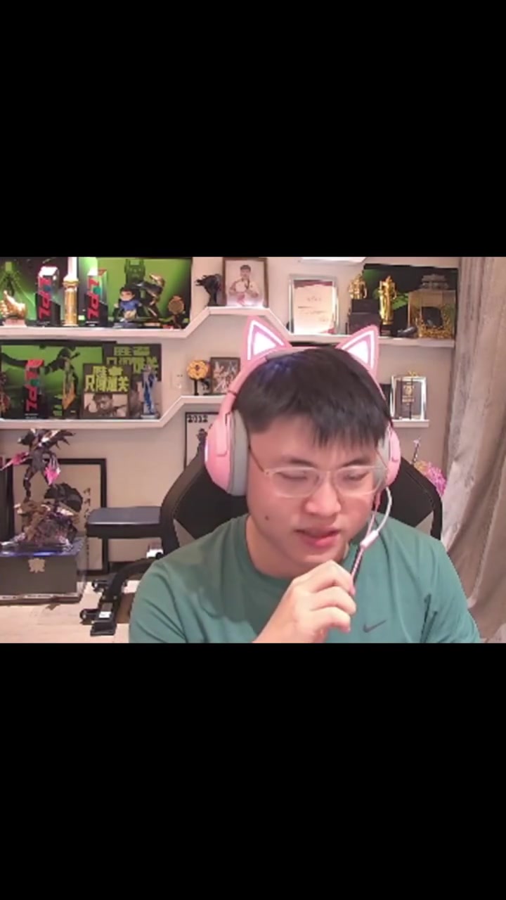 想偷摸去试训?乌兹:在播三个月休息一段时间!不是退网